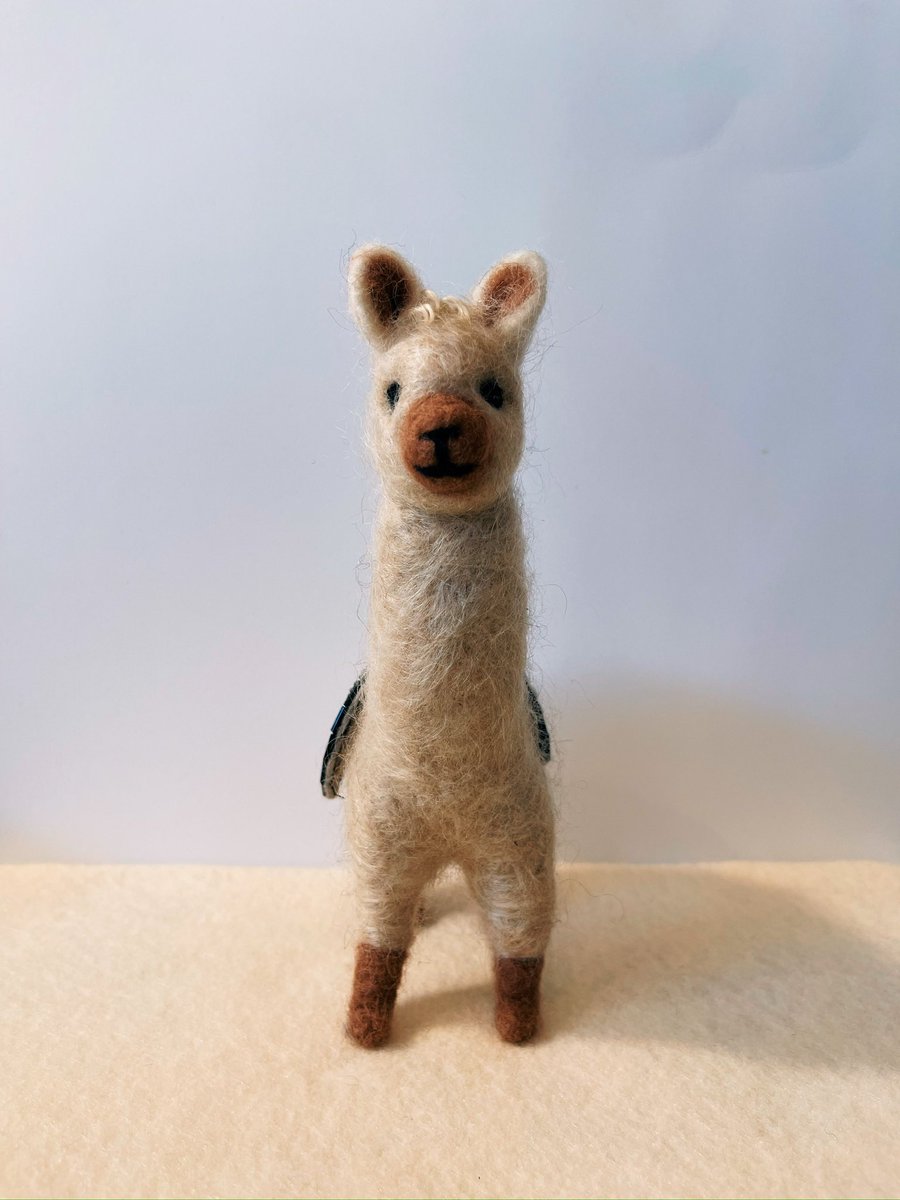 priskillya's tweet photo. I have been needle felting a llama for Keldon Johnson. I’ve never mailed fan mail to the @spurs before so wish me luck! I hope Keldon likes his llama! 

#gospursgo #porvida #keldon #ballislife https://t.co/XNEz2pDdQ6
