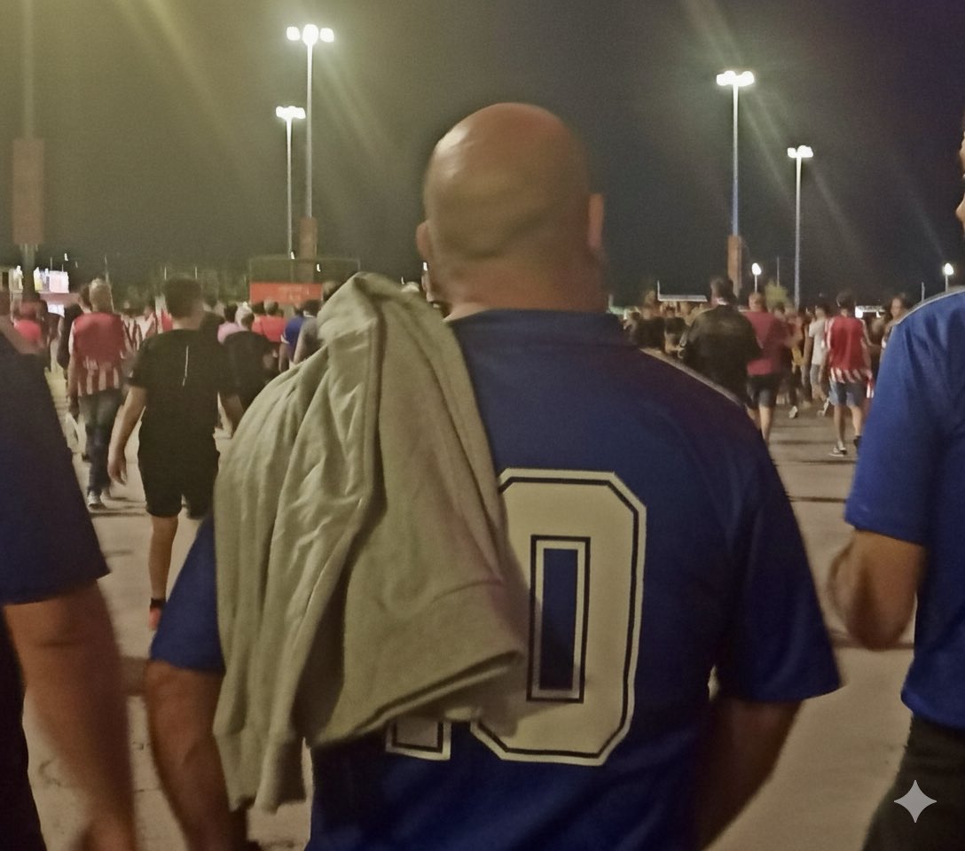 Esta mañana Mimi no se ha levantado. 
El domingo no nos veremos a la puertas del Bonano para la previa, ni nos esperaremos frente a la puerta 10 para comentar el partido.
Estoy seguro que anoche se acostó con una sonrisa y feliz por lo que nos hizo disfrutar nuestro <a href="/Atleti/">Atlético de Madrid</a> 
DEP