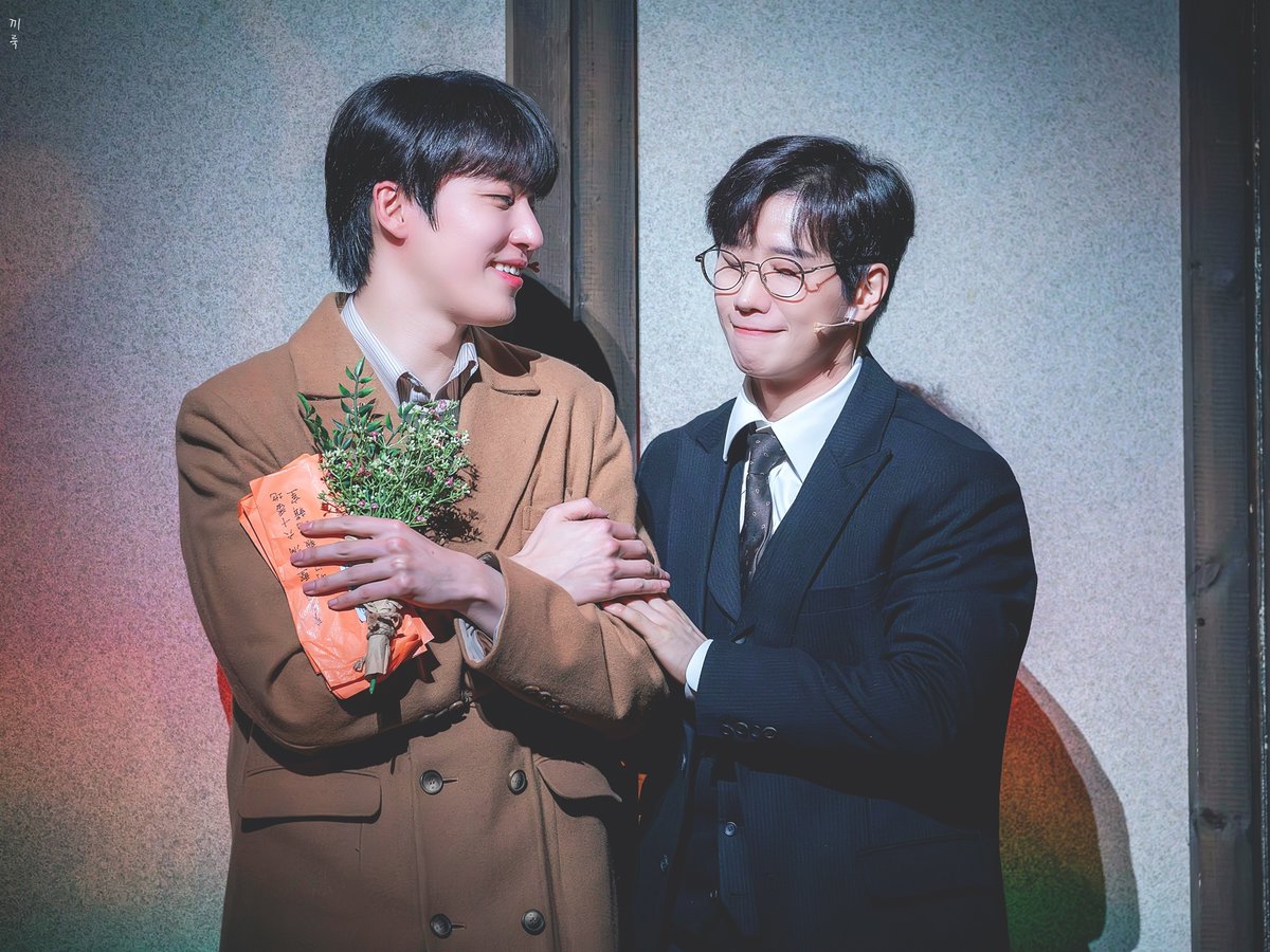 260206 밤 팬레터 커튼콜 #원태민 #김경수

제가 가장 좋아하는 분은..💐