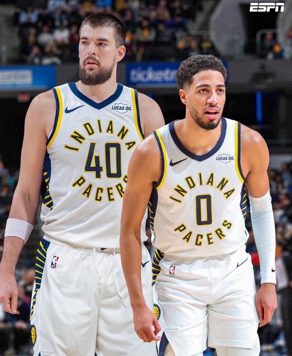 HaliMuse tweet media