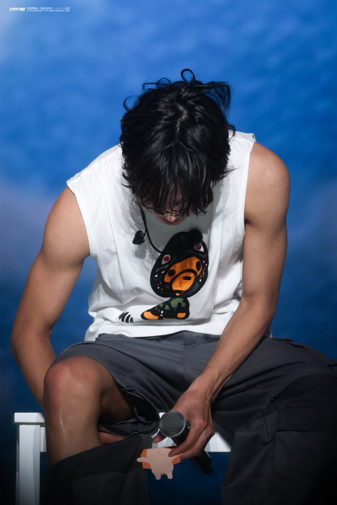 forever a big fan of riku's pretty tan skin 🥹