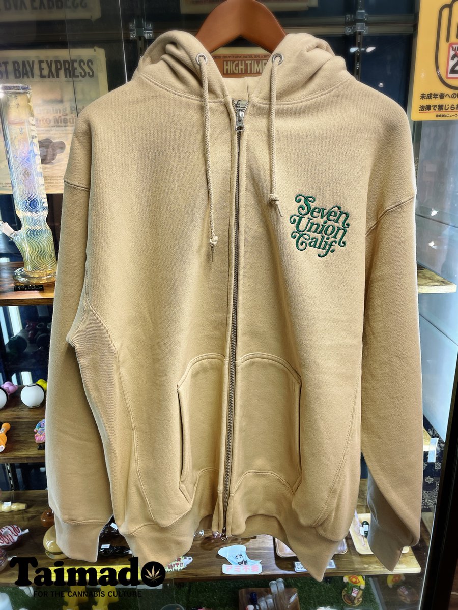 皆さま こんにちは🌱
大麻堂(Taimado)です。

本日はバレンタインセールのアパレルを紹介します！

バレンタインに合わせて特別なセールを実施します🍫

７ユニオンさんのジップアップパーカー、なんと3割引きになります🉐

パートナーさんへのプレゼントを是非いかがですか🎁
taimado.com/onlinestore/pr…