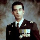 الان اینا زنگ میزنن به خامنه ای که بگن آمریکا چی می خواد، آمریکا با ردیابی تلفن سوراخشو پیدا میکنه. اینا محل مذاکره رو عوض کردن که ترکیه عضو ناتو تلفنارو ردیابی نکنه غافل از اینکه آمریکا این کارو با هواپیمای پیشرفته اچ اس کیو آر دبلیو سی و شش تایپ اس انجام میده.