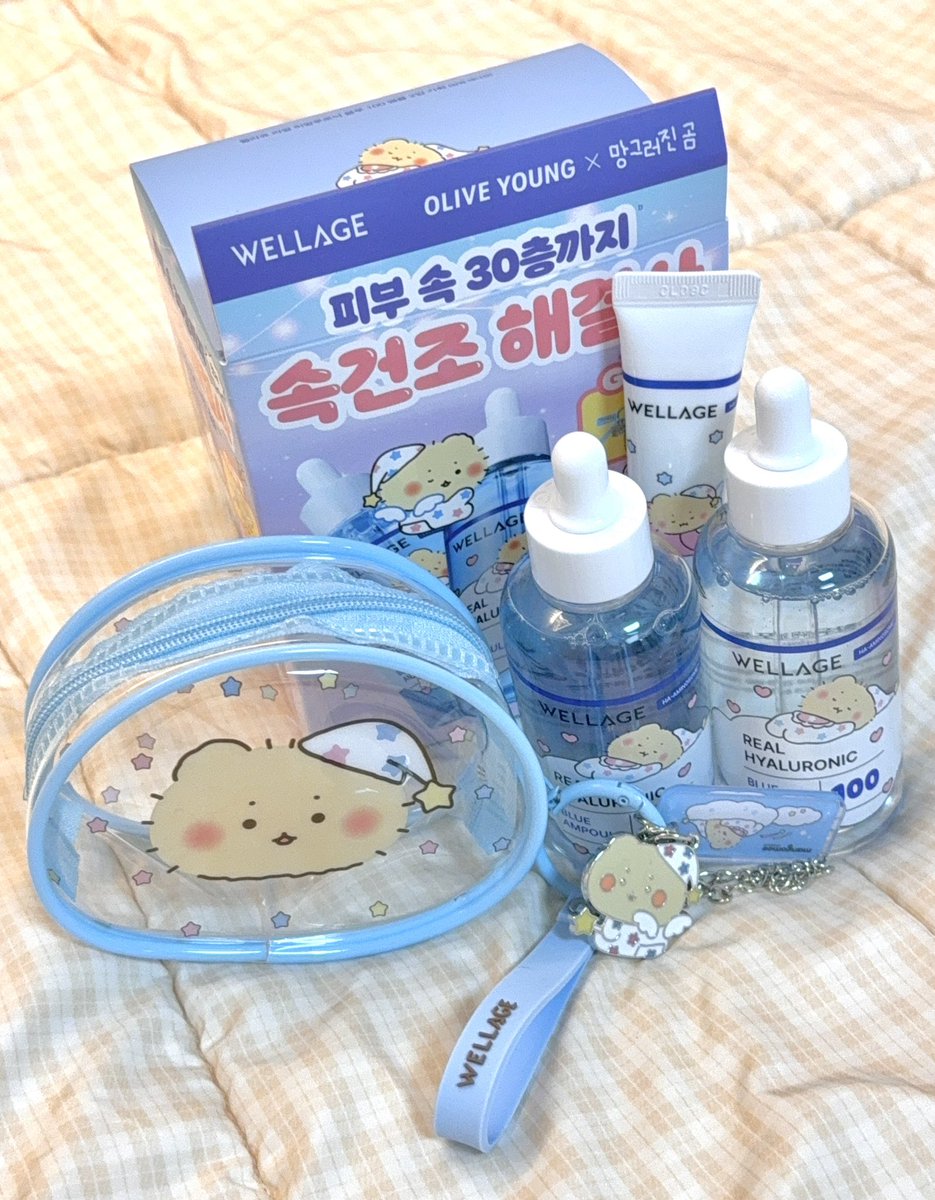 _mmmmmakeup's tweet photo. #광고 #RT이벤트

지금 올영에 달려가야하는 이유 :
웰라쥬x망그러진 곰 콜라보 출시!!!

단상자부터 굿즈 제품까지 넘 귀여븐 망곰이 콜라보 ..💙

요즘 키캡 중독인 거 우째알고 이런 커여운 제품들이 나오는지요 

⭐️이 글을 RT해주신 3분께 보내드려요⭐️
       ㄴ구성은 타래 확인부탁드립니다 https://t.co/vWvqK62368
