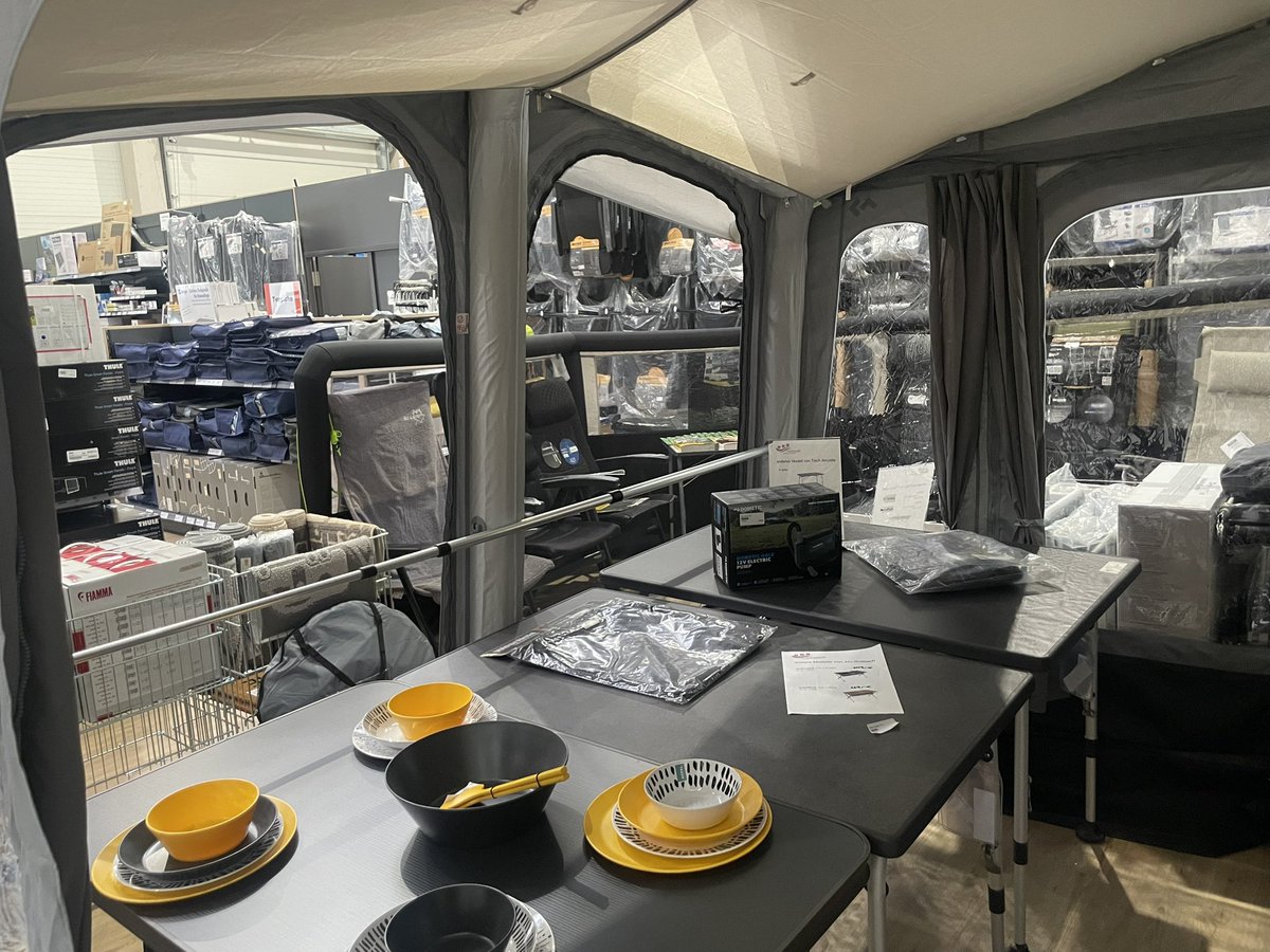 ASEReisemobile's tweet photo. 🏕️✨ Dometic Club Air Tour 260 S
Bei uns im Laden aufgebaut und live zu besichtigen!
Viel Platz, hoher Komfort und flexibel einsetzbar 🚐
👉 Und das Beste:Bei uns findest Du noch viele weitere schöne – und auch reduzierte – Artikel! 💸😍
Komm vorbei und lass Dich inspirieren 🔧✨ https://t.co/h9IbH2OBu6