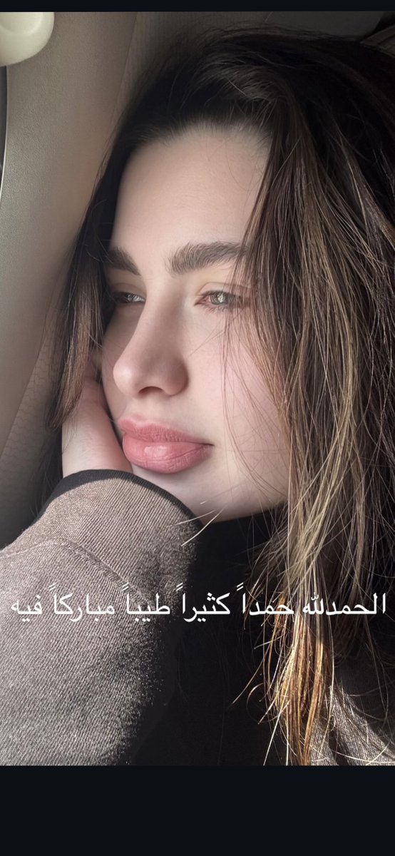 somi383's tweet photo. welcome back my favourite artist ever💋💋💋♥️😍 RaWaNnnnnnnnnnn>>>>> https://t.co/MJsw4YJhap