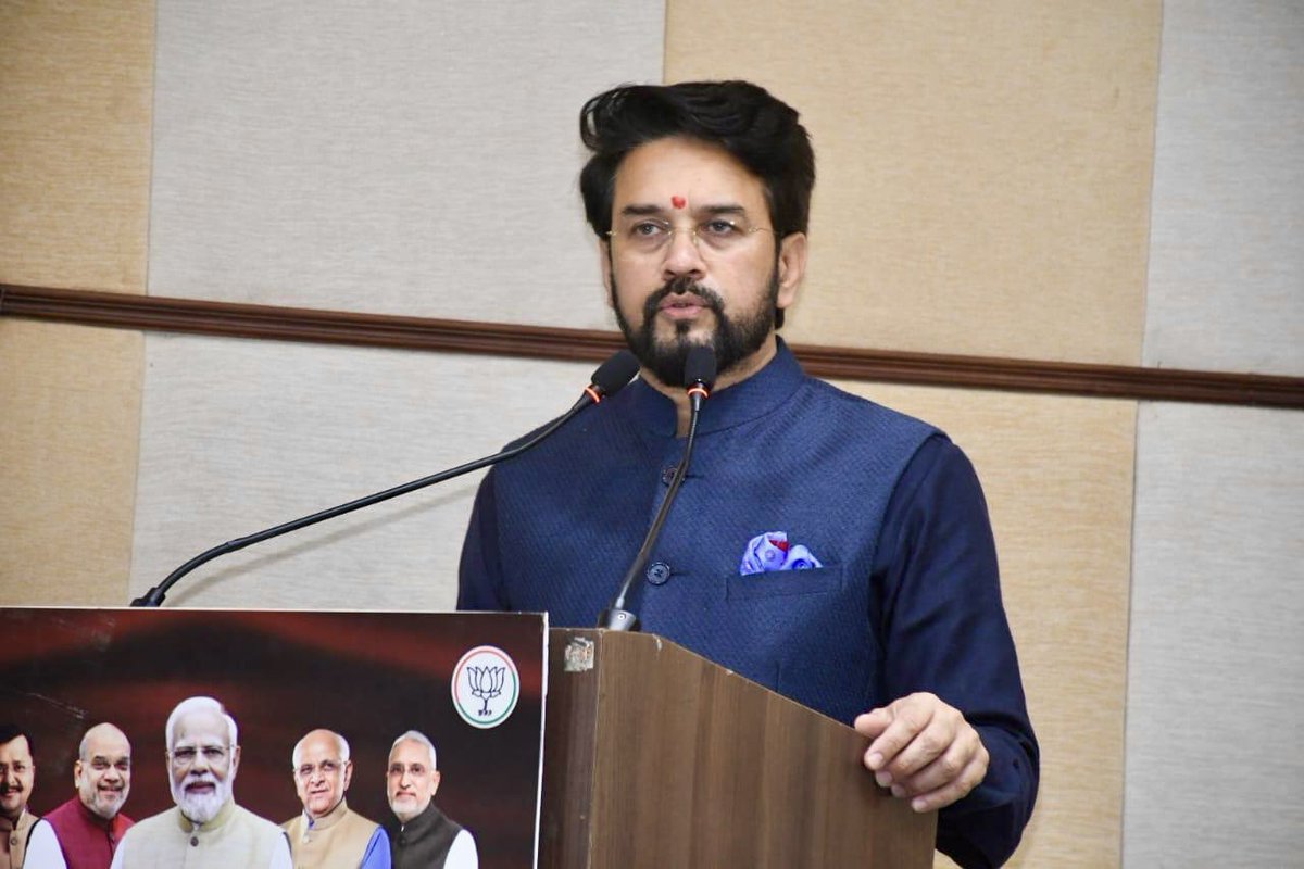 ianuragthakur's tweet photo. 2014 से लेकर आज तक बजट और विकास को लेकर मोदी सरकार की कोई छूटे नहीं, कोई रूठे नहीं की सोच काफी स्पष्ट है। जब हम बजट निर्माण पर चर्चा करते हैं तो उसमें किचन से लेकर कारखाने तक, गाँव से लेकर शहर तक समाज के सभी वर्गों के आकांक्षाओं को शामिल करते हैं, और इस बार का बजट एक अर्थ में युवा शक्ति driven बजट है ।

आज भारत की कुल आबादी 140 करोड़ है और इस आबादी में 65 प्रतिशत आबादी युवाओं की है, और जब हम 2047 तक भारत को विकसित राष्ट्र बनाने की बात करते हैं तो इसके पीछे हमारी सोच है की भारत के युवा परिवर्तन के ध्वजवाहक बनेंगें।

आज वडोदरा के आईसीएआई भवन में केंद्रीय बजट 2026-27 पर बुद्धिजीवियों व मीडियाकर्मियों के साथ चर्चा कर बजट के प्रावधानों व लाभों पर विस्तृत चर्चा व संवाद का सुअवसर मिला। 

📍वडोदरा