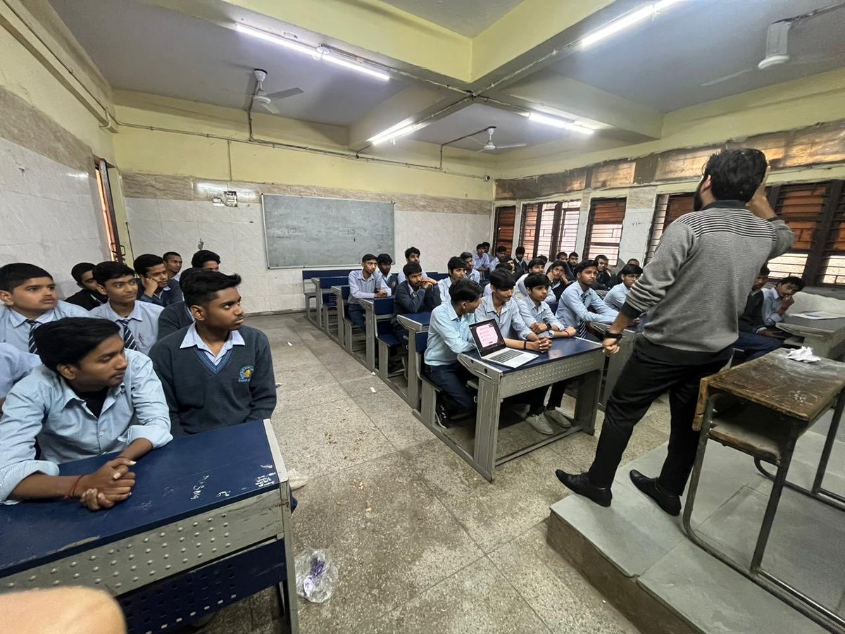 GovtColony's tweet photo. Vidyanjali Activity for month of FEB 2026
Name of Activity: Mentoring Career Counselling  
No of students impacted: 110
Class : 11
Name of Volunteer:  Rohit Rohilla from Unnat foundation 
@vidyanjali_edu @VidyanjaliDelhi @EduMinOfIndia
@Dir_Education
@NEP2020 https://t.co/mKbRKLTbHL