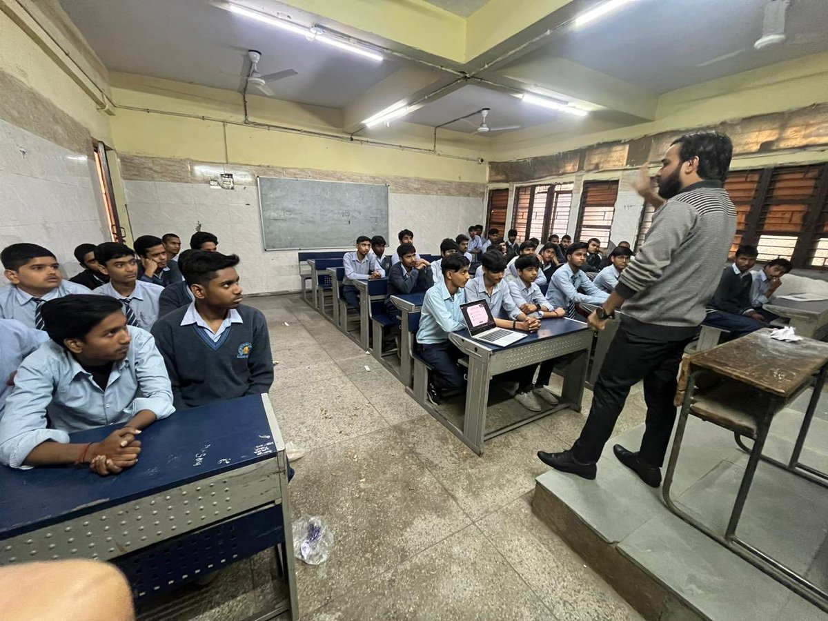 GovtColony's tweet photo. Vidyanjali Activity for month of FEB 2026
Name of Activity: Mentoring Career Counselling  
No of students impacted: 110
Class : 11
Name of Volunteer:  Rohit Rohilla from Unnat foundation 
@vidyanjali_edu @VidyanjaliDelhi @EduMinOfIndia
@Dir_Education
@NEP2020 https://t.co/mKbRKLTbHL