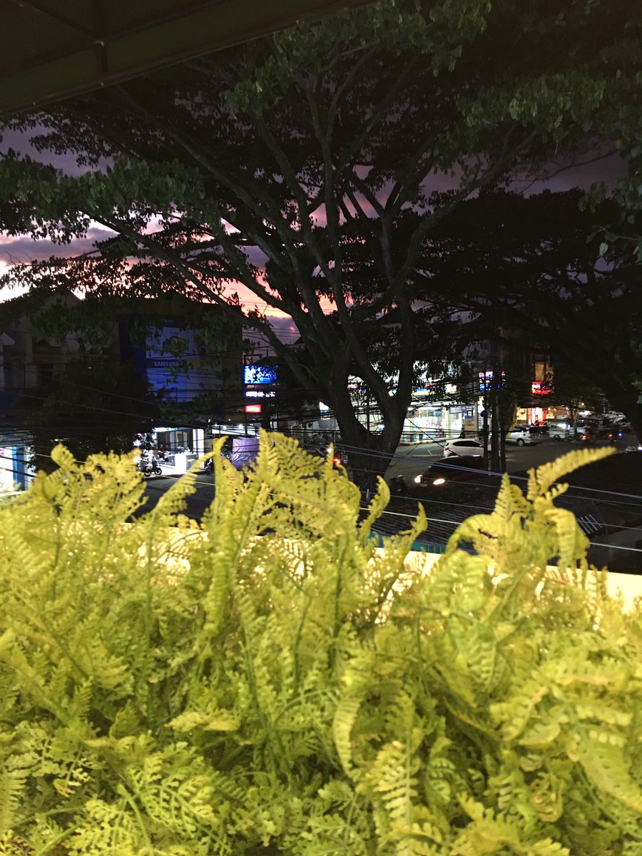 ukeslimhyper tweet media