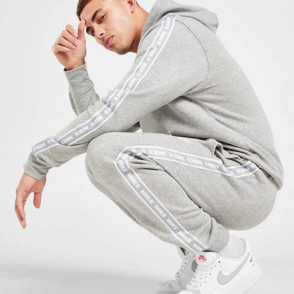 Princes_Mead's tweet photo. @jdofficial Get up 50% off your favourite brands at JD! Hurry, while stocks last. https://t.co/LZDRxgILyA