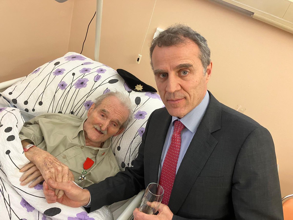 La France à Prague 🇫🇷🇨🇿 tweet media