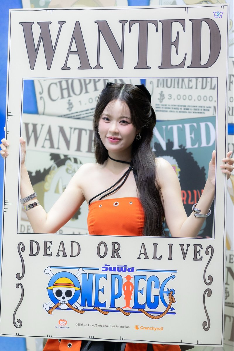 MOBYE_Fanbase's tweet image. หัวหน้ากลุ่มคนนี้ค่าตัวกี่ล้านเบรีดี🤭

#MOBYE 
#Crunchyroll