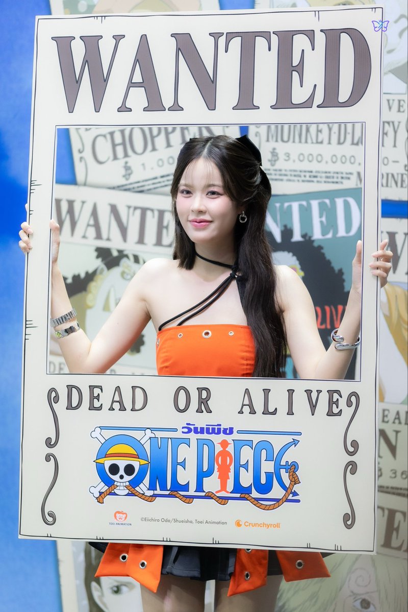 MOBYE_Fanbase's tweet image. หัวหน้ากลุ่มคนนี้ค่าตัวกี่ล้านเบรีดี🤭

#MOBYE 
#Crunchyroll