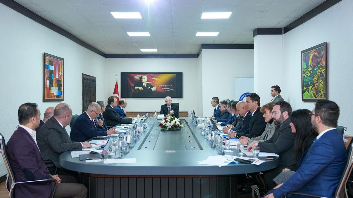 ibrahimulusoytr's tweet photo. Toplantıda; Murat Kölük Devlet Hastanemiz ve İstanbul Üniversitesi Cerrahpaşa Kampüsü’ne inşa edilecek Diş ve Kardiyoloji Hastaneleri’nin otopark planlamasına ilişkin yürütülecek çalışmalar değerlendirildi. https://t.co/FHQx93mqYC