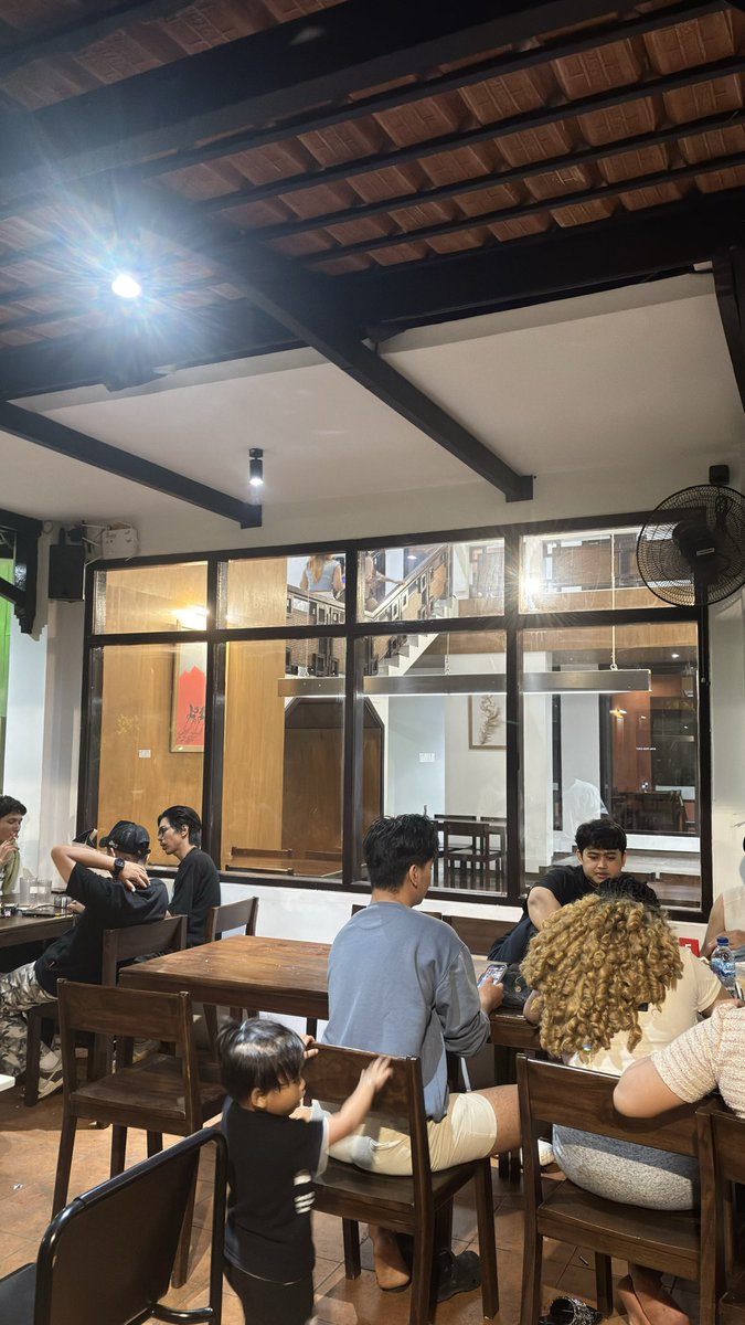 eitherwayimg's tweet photo. makin liat ortu makin gapengen punya anak, emang ya paling bener jangan punya anak kalo miskin, beban negatif kehidupan setelahnya bikin anak ikut ngerasain . . . https://t.co/gnE8HPkrLH