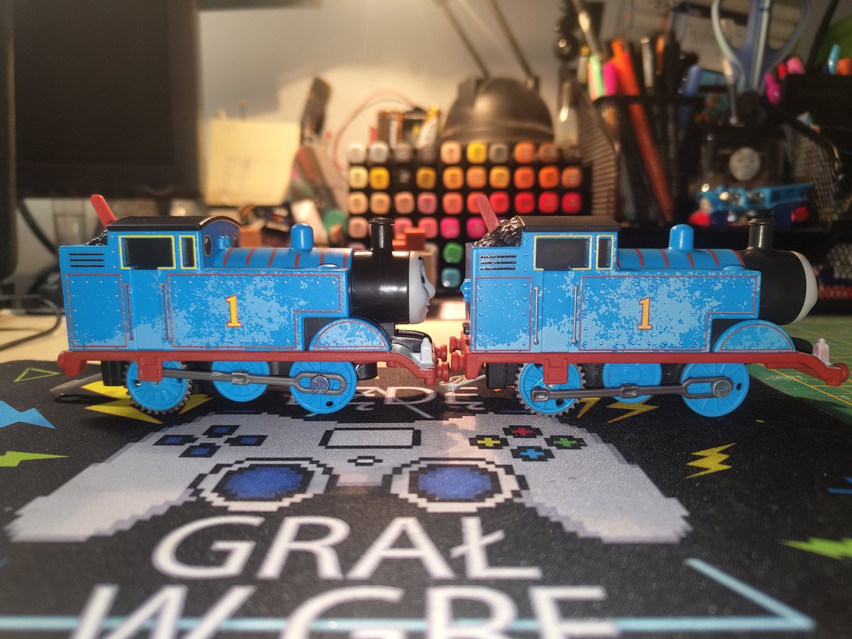 maniac97307's tweet photo. Yesterday i found the new vietnam Thomas 3 pack and I compared them and there are some differences mainly the printing and some slight color differences but that's pretty much all https://t.co/gIjfQuTuGU