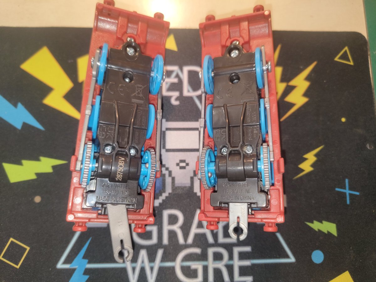 maniac97307's tweet photo. Yesterday i found the new vietnam Thomas 3 pack and I compared them and there are some differences mainly the printing and some slight color differences but that's pretty much all https://t.co/gIjfQuTuGU