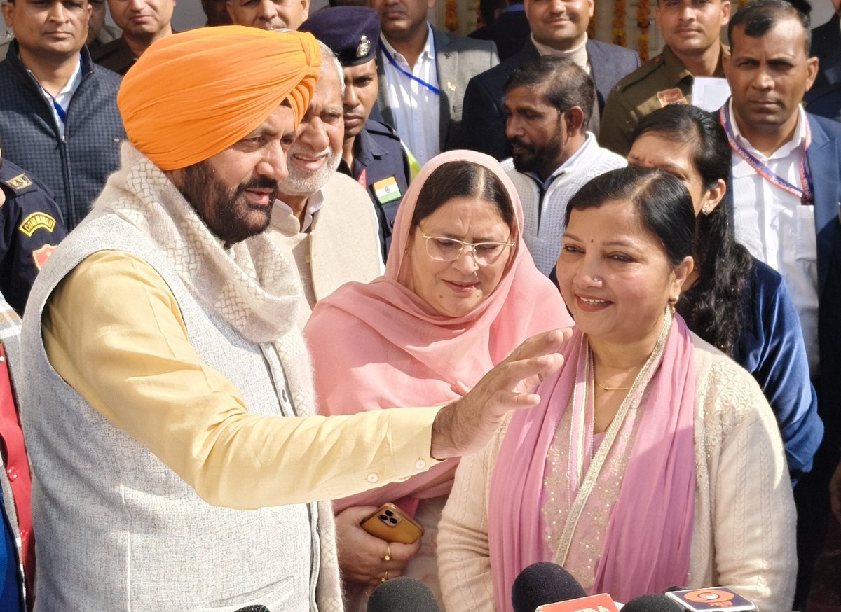 joyti_ji's tweet photo. आज कैथल के आरकेएसडी कॉलेज में माननीय मुख्यमंत्री श्री न���यब सिंह सैनी जी का हार्दिक स्वागत एवं अभिनंदन किया।

इस अवसर पर मुख्यमंत्री जी ने विद्यार्थियों के साथ “परीक्षा पे चर्चा” कार्यक्रम के तहत संवाद कर उन्हें परीक्षा को बिना तनाव के आत्मविश्वास के साथ देने के लिए प्रेरित किया। https://t.co/bWmHJYilQ7