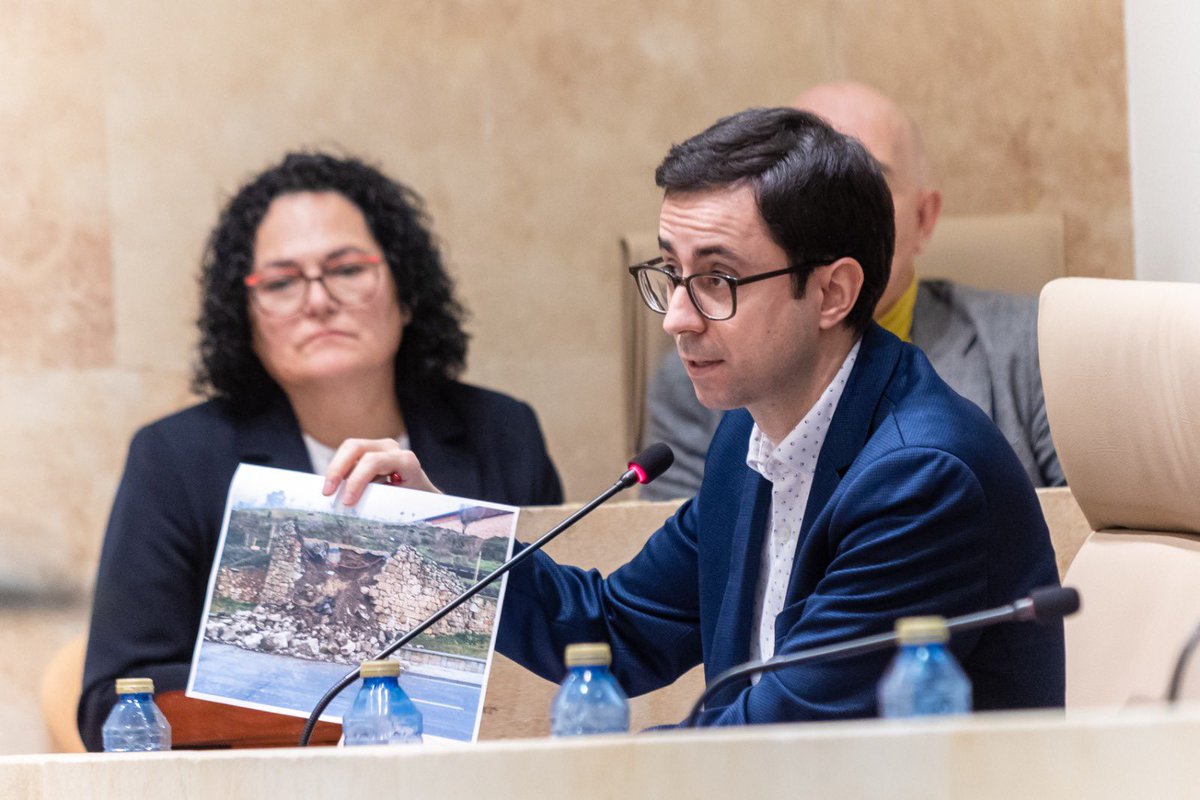 Tras el desprendimiento de un muro en las laderas del cerro de San Vicente, pedimos analizar si hay más afecciones en el entorno patrimonial.

Se debe aclarar si el suceso se debe solo al temporal o también a las obras ejecutadas recientemente por el Ayuntamiento.