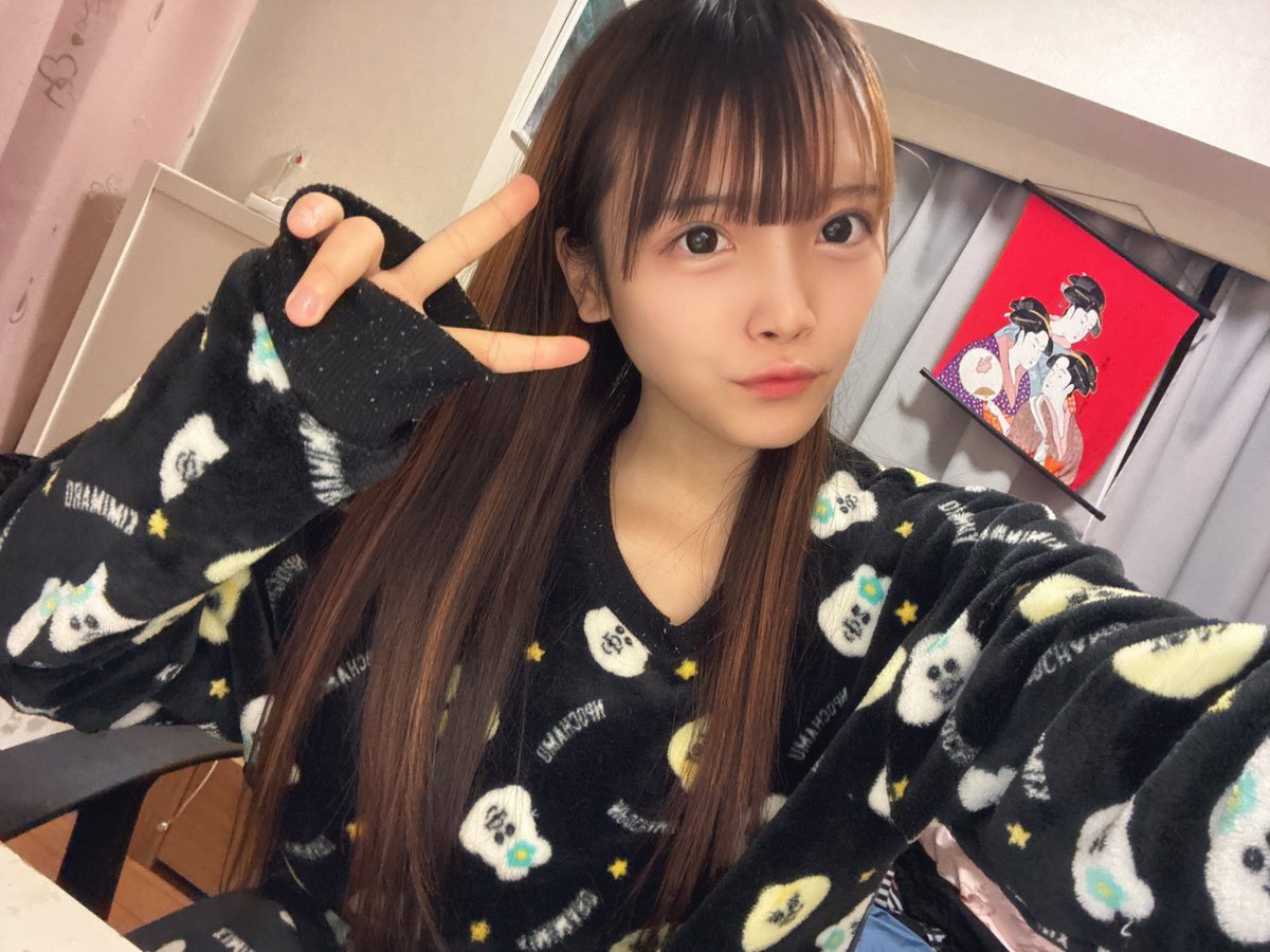 mia_20041103's tweet photo. 今日はおうちでレコーディング🎤🎧したり、動画編集したり、少し撮影したり、色々やってます💪🏻✨

作業Dayなので、めちゃくちゃ顔薄いけど、自撮りしてみたので載せますദ്ദിට⩊ට⸝⸝

あしたも作業Dayになりそうです🫶🏻🍒

#高橋未亜 #ちゃんみ https://t.co/FfsthHwXBD