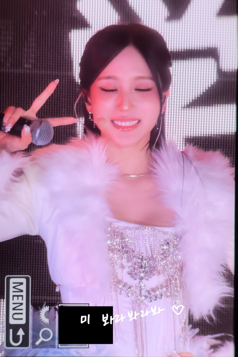 Look At Mi tweet media