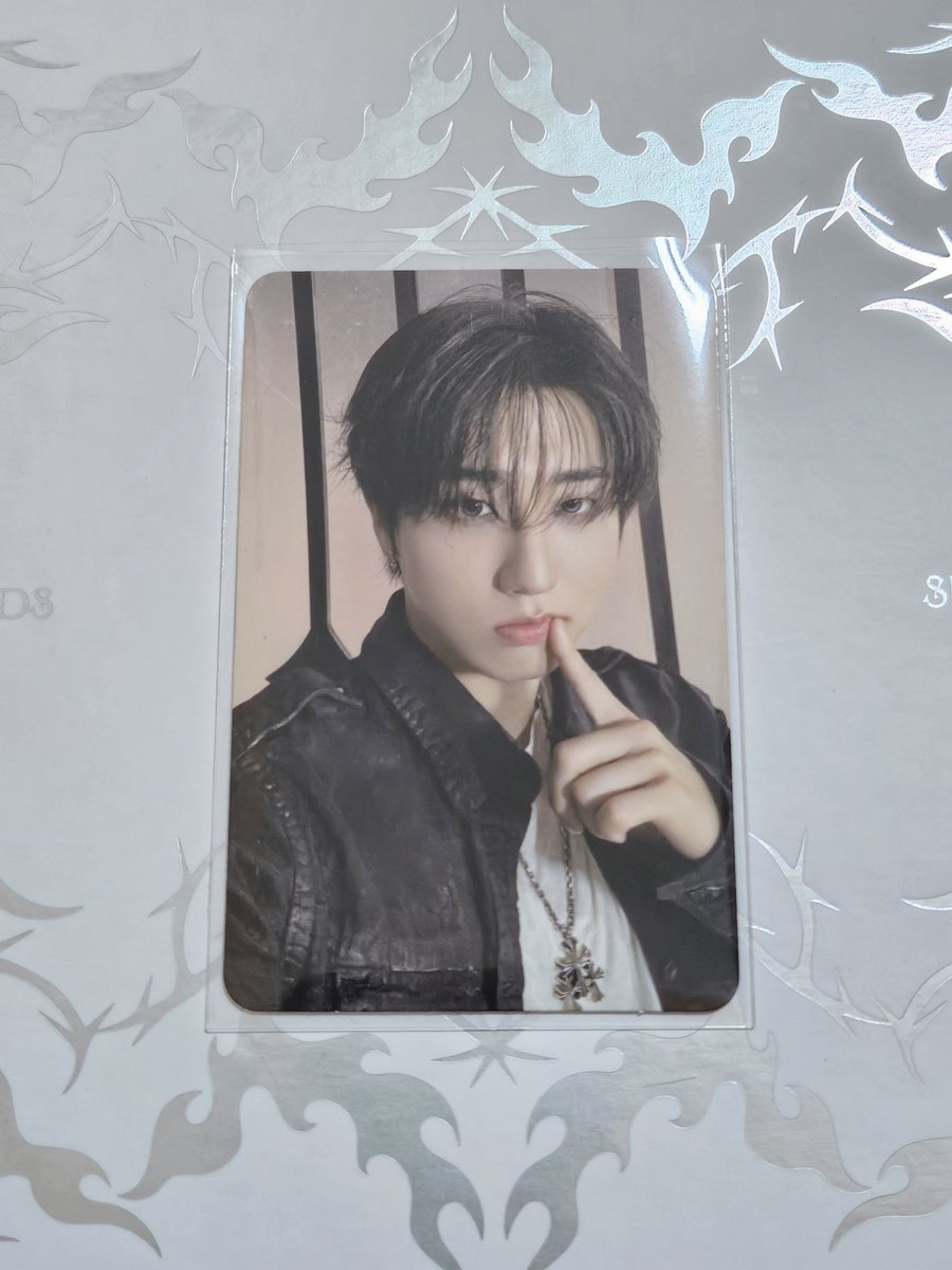 あやと tweet media