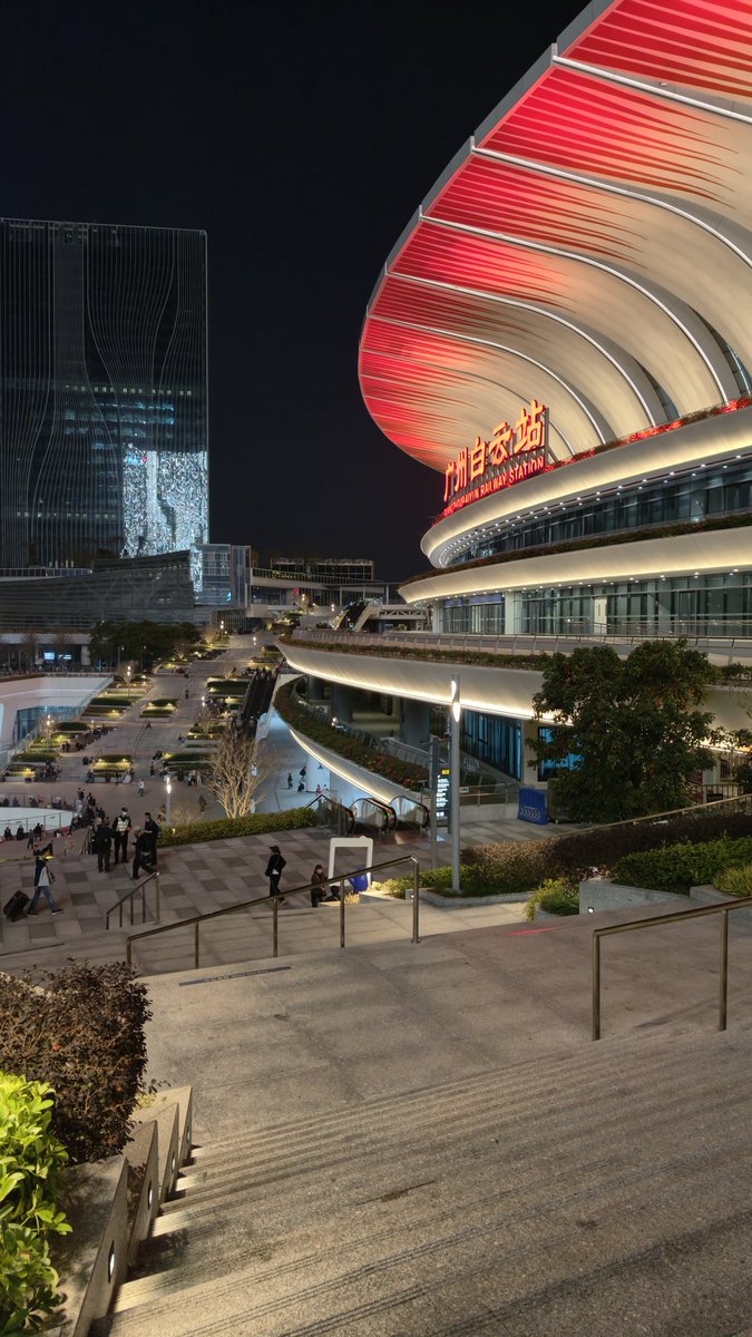 白云机场跟白云站地铁快一小时这合理吗