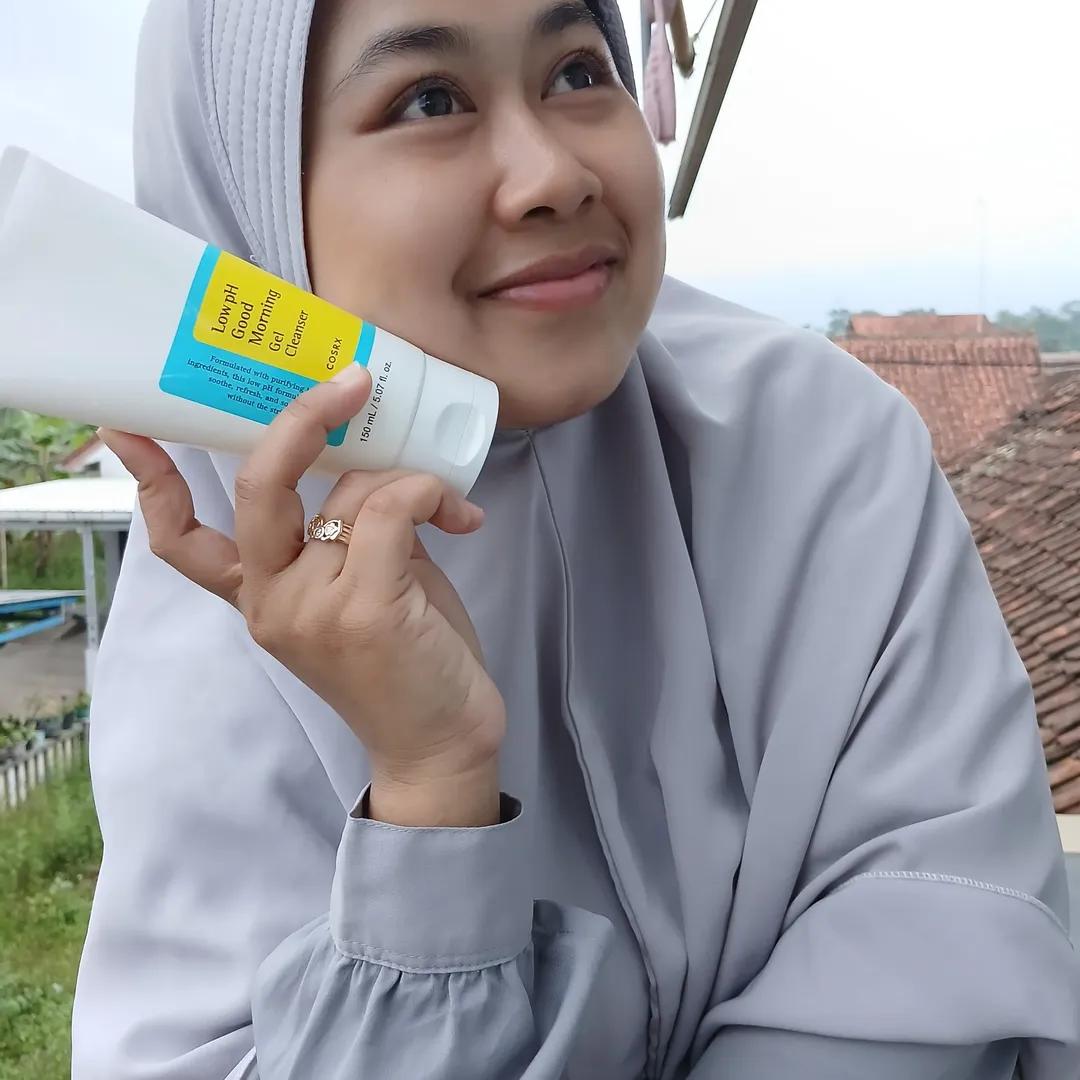 blueebeill's tweet photo. ANOTHER tube untuk si pioneer low ph cleaser di Indonesia 😋 https://t.co/SAsQM3Ziod