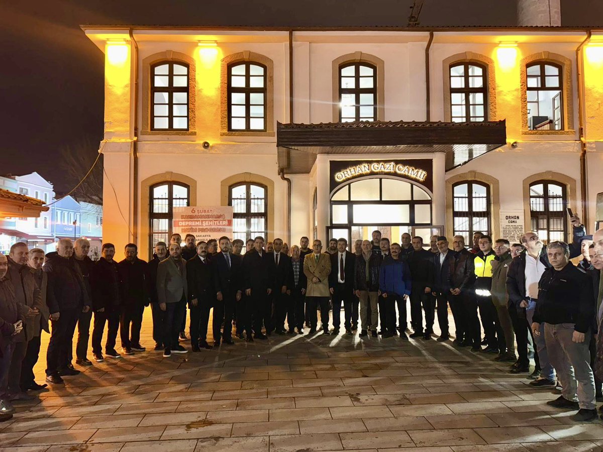rektorsaribiyik's tweet photo. Sakarya Kahramanmaraşlılar Topluluğu tarafından Orhan Camii'nde düzenlenen 6 Şubat Kahramanmaraş Deprem Şehitleri Hatim Programı'na katıldık.

Bu anlamlı buluşmayı organize ederek şehitlerimize dua etmemize ve bir araya gelmemize vesile olan hemşehrilerime teşekkür ediyor, şehitlerimizi rahmetle anıyorum.
