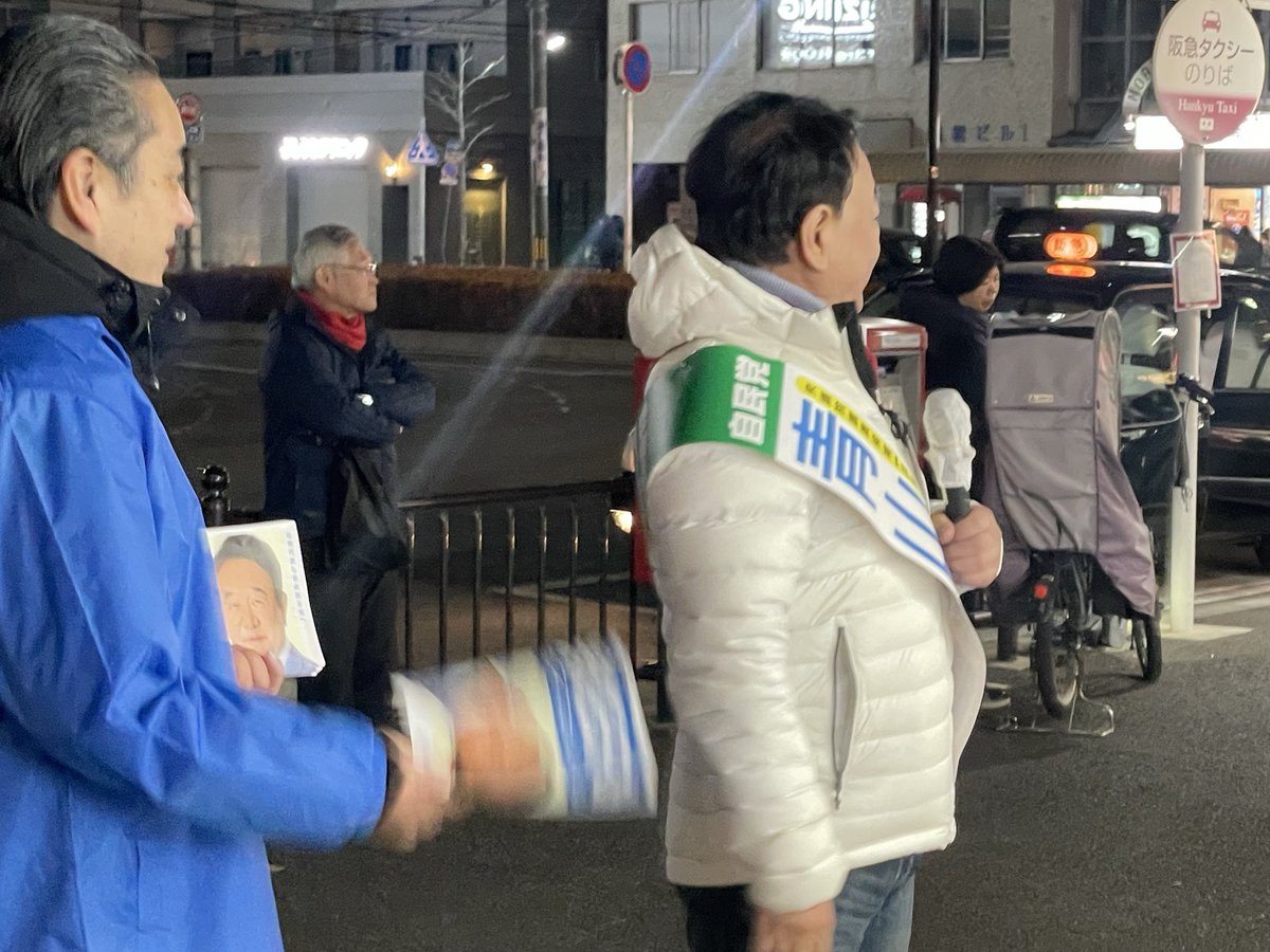 nihonshindo's tweet photo. 尼崎駅での青山繁晴さんの演説を聴いて魂が震えました。
言葉に力が宿っているし、何より「媚びない姿勢」が信頼できる。
今まで政治に興味がなかった人も、一度YouTubeや現場で彼の声を聴いてほしい。一票を託す価値があります！
#青山繁晴 #尼崎を日本を面白く #兵庫8区 https://t.co/6mOaga1iQS