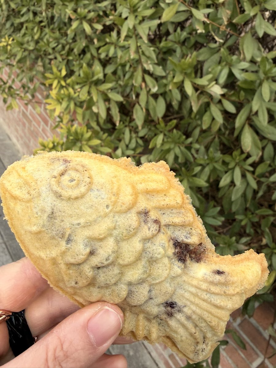 picker_journal's tweet image. 갓 구운 붕어빵 
하나 쏙 봉투에서 꺼내서 먹는 맛 

겨울이 좋은 이유 #붕어빵