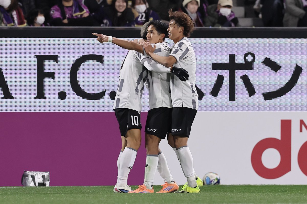zonewebofficial's tweet photo. 今季開幕ゴールを決めた武藤嘉紀👊
大迫勇也とのホットラインは今季も健在🤝

📷：柳瀬心祐

#武藤嘉紀 #visselkobe https://t.co/AAtYccCngC