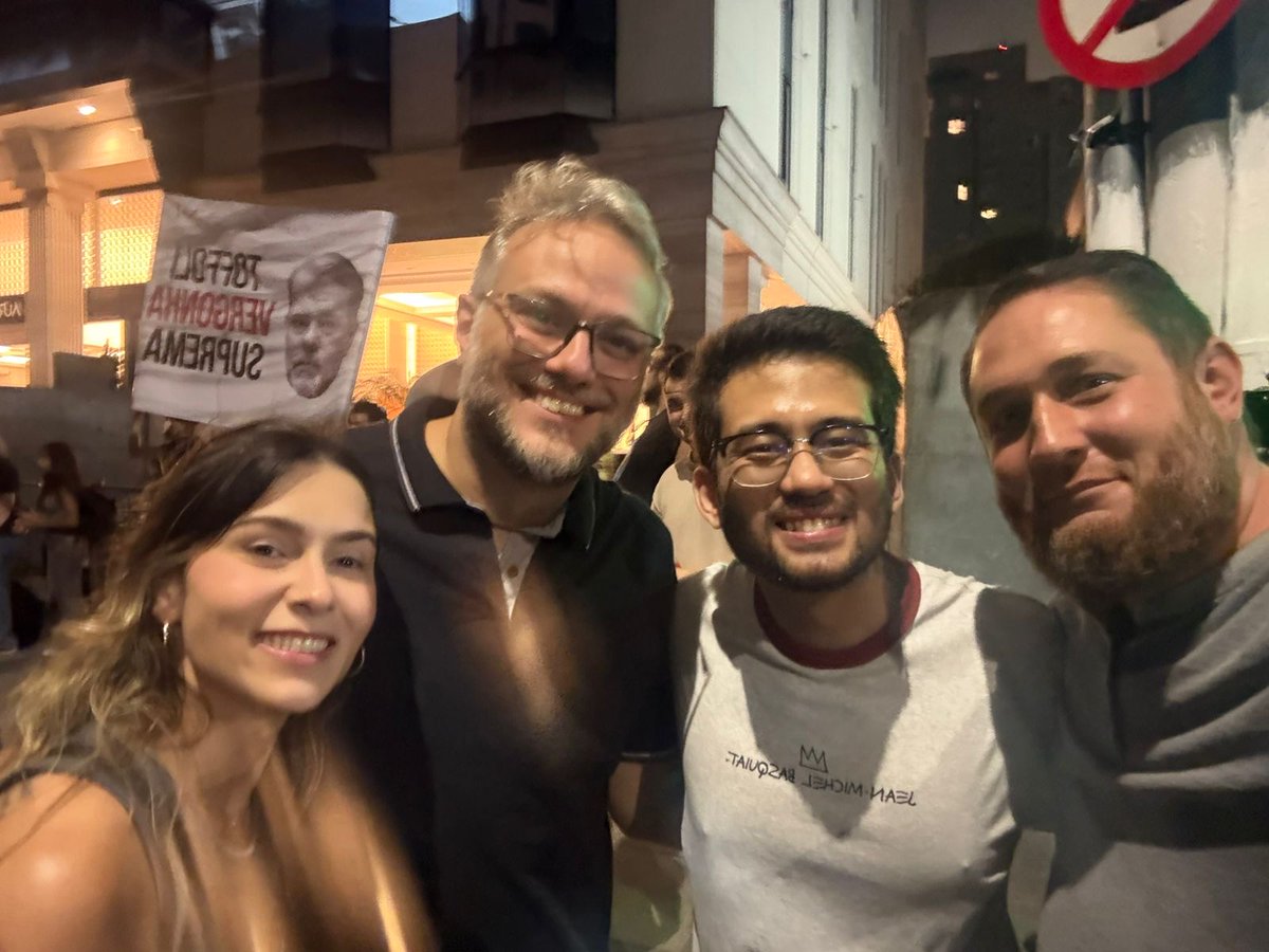 RaizaRuizGuerr1's tweet photo. O único deputado federal presente na manifestação contra o Banco Master foi o @KimKataguiri, e eu posso provar. Ele só demonstra que, desde 2014, mantém os mesmos valores e vai para a rua quando é necessário. https://t.co/ZlT2fYR5fg