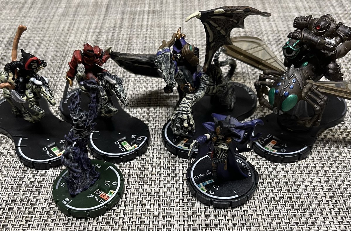 令和の時代に再びメイジナイトを集め直してます。 ノーマルもユニーク