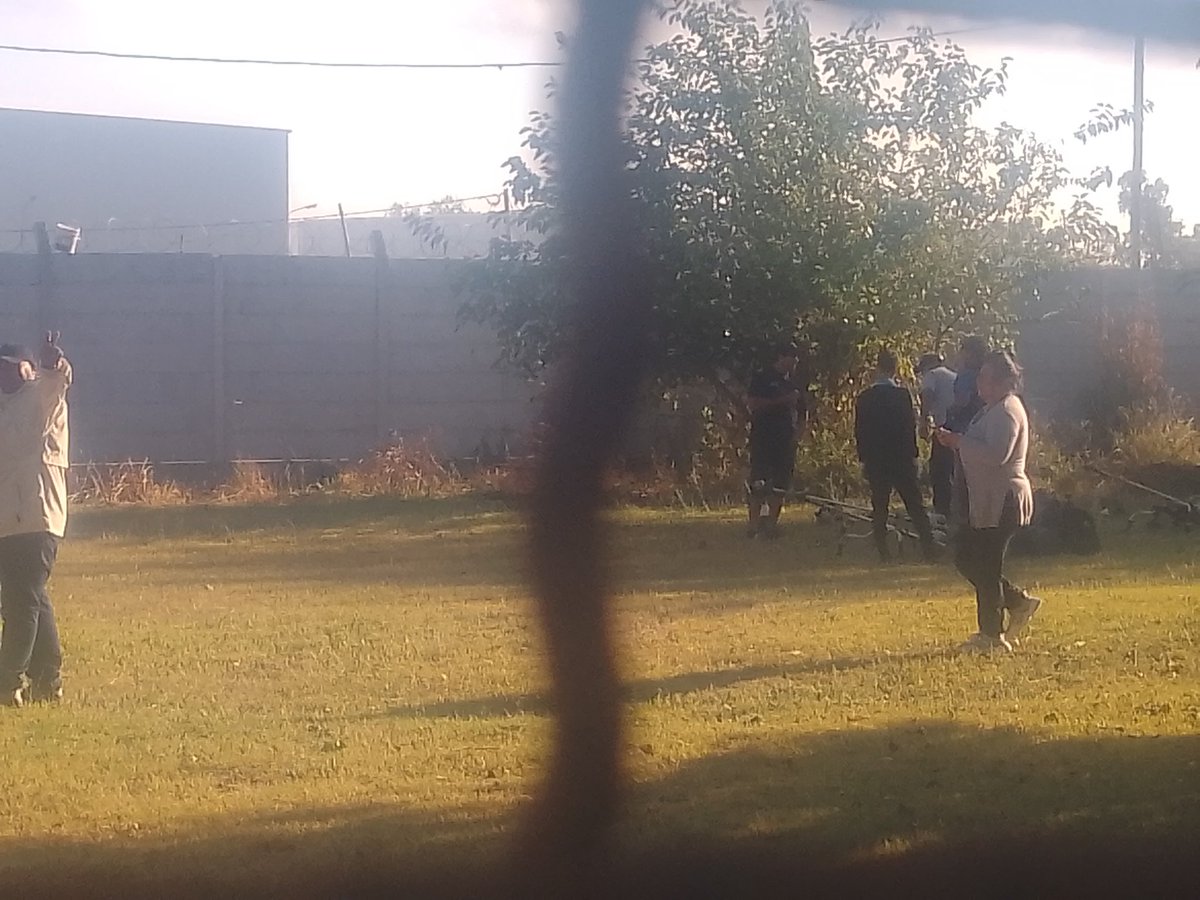 Los esbirros de Mariel Fernández vinieron a ocupar un terreno que limpiamos entre los vecinos. Andan a full con tal de dar imagen estás ratas.