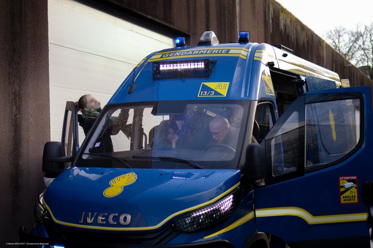 Gendarmerie_056's tweet image. [Accueil de stagiaires de 3e - Pontivy]

Cette semaine, à la caserne Clisson de #Pontivy, des élèves de #Troisième ont effectué leur #Stage d’observation au sein de la #Gendarmerie.
Une #Immersion qui pourrait susciter de futures #Vocations !