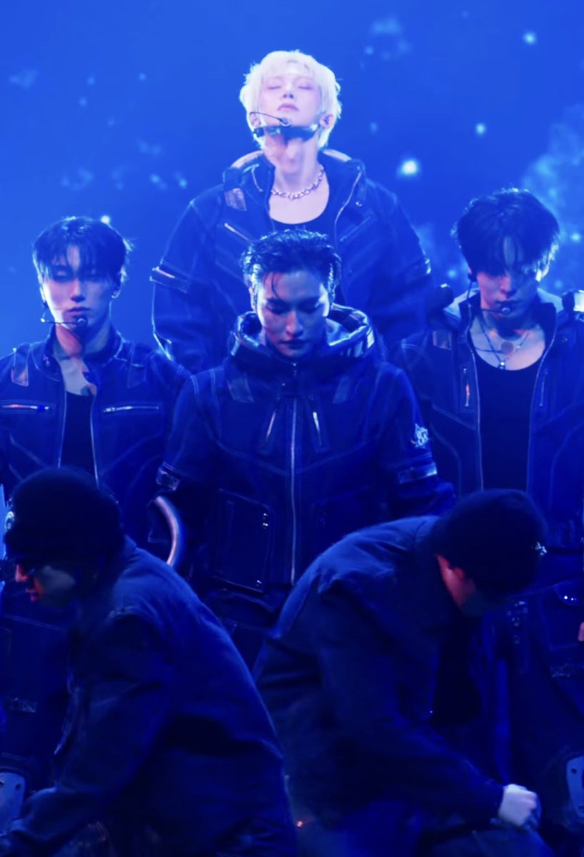 origamitanoshi's tweet image. 音楽番組のパフォーマンスにしては神々しすぎるし天使降臨すぎるし絵画すぎる