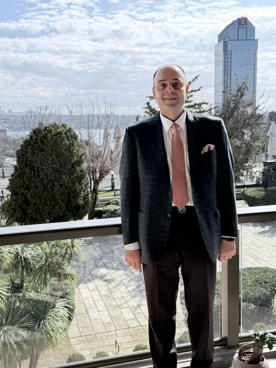 pgholam's tweet photo. “A room with a view” is often overstated but certainly not in this case.
A gorgeous day on the banks of the #bosphorusstrait
Looking forward to a day of great scientific exchange with colleagues at @AASLDtweets @tkadorg #liverconnect meeting in #Istanbul
#livertwitter https://t.co/e5Be587tPi