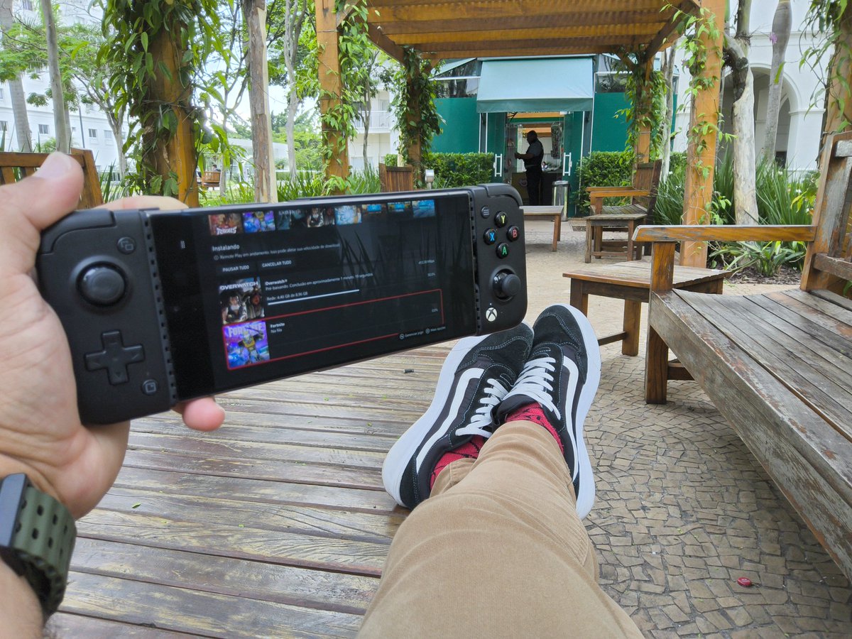 Robert_Lourenzo's tweet image. Eu amo ter a experiência de um portátil sem precisar ser, necessariamente, um console portátil. 🎮✨ #portátil #experiência #console