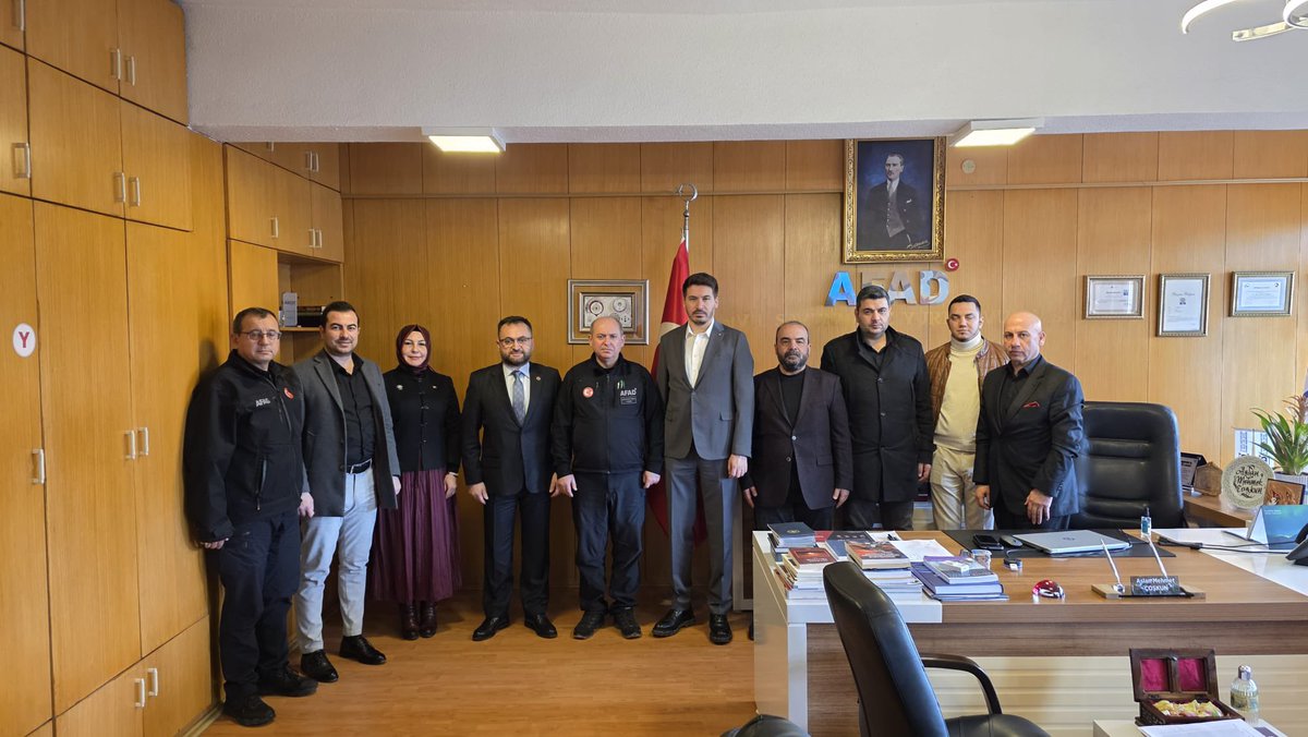 OdunpazariAK26's tweet photo. 6 Şubat 2023 tarihinde meydana gelen ve 11 ilimizin ağır şekilde etkilendiği büyük felaketin 3. Yıldönümünde AFAD İl Müdürümüz Aslan Mehmet Coşkun'u ziyaret ederek, çalışmaları ve hazırlıkları hakkında bilgi aldık. 
İlgilerinden  dolayı kendilerine teşekkür ediyoruz. https://t.co/Tcz5CIvnvs