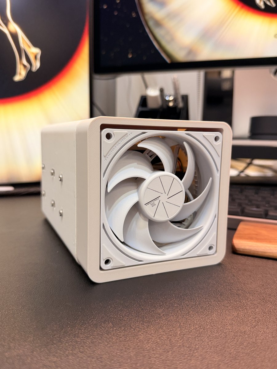 ZimaSpace's tweet photo. Always building.
#DIY #NAS #HomeLab #SelfHosted #TechBuild #Maker https://t.co/kqk4cg1Rbr