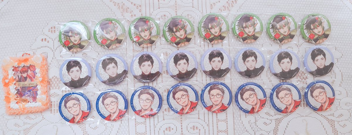 ssm_gtmn's tweet photo. 【交換】にじさんじ 8th Anniversary 8周年 ランダムグリッター缶バッジ ランダムメタルカード Bグループ

【譲】画像1、2枚目の方
【求】画像3枚目の方

郵送でのお取引希望です。
検索からでも気軽にお声掛けください。 https://t.co/4zWhM3iqzq