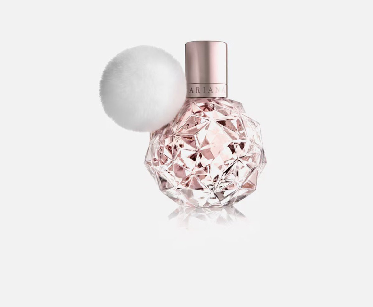 _xiooix_'s tweet photo. @LiadelYuli Ich glaube die Frage ist auch, welche Preisklasse du dir vorstellst? Gerade bei Parfüms kann es schnell teuer werden.. 
ansonsten mag ich miss dior ganz schön. Oder die Reihe von Ariana Grande.🌸✨✨ https://t.co/oknyiCAEkv