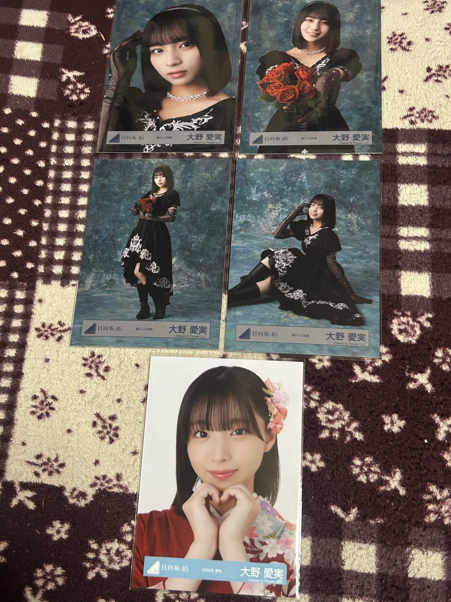 日向坂46黒ドレス衣装生写真でまなみんコンプで優ちゃん、俐香たんは