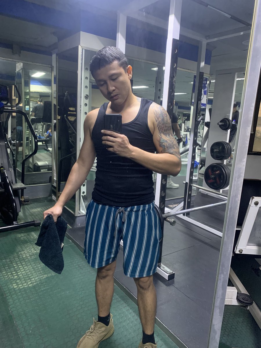 HunkCarlo's tweet photo. Sendan ko ng pang palibog mga nag like at repost SS nyo lang tas send sakin. 😉 https://t.co/4pSPpIZY8h