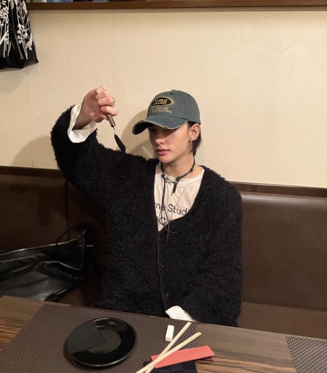 𑁍 tweet media