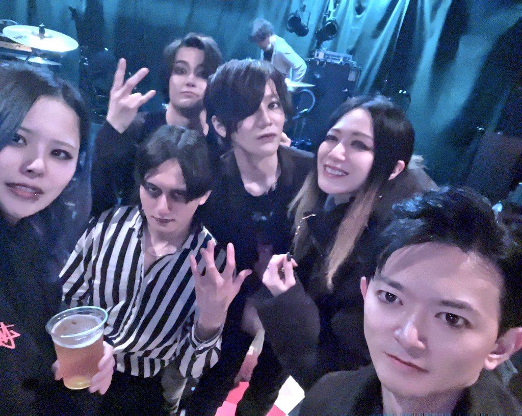 ともろお tweet media