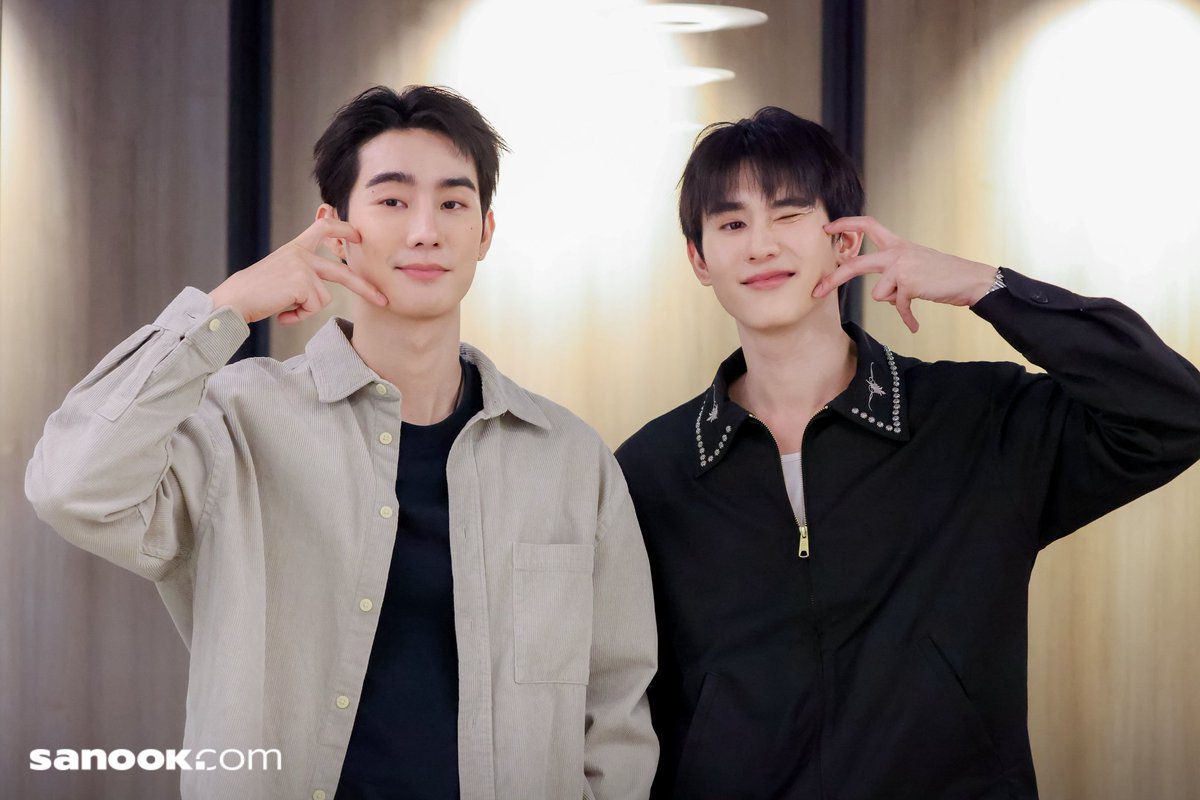 สัมภาษณ์เต็ม “ฟอส-บุ๊ค” ชวนเตรียมตัวกดบัตรงาน "ความลับในบทเพลงที่บรรเลงไม่รู้จบ Final EP. FAN MEETING" 

📎vt.tiktok.com/ZSa3wRaeJ/

FORCEBOOK MOS PRESS D3
#MelodyOfSecrets 
#forcebook #ฟอสบุ๊ค 
#fforce_ #kasibook 
#sanook