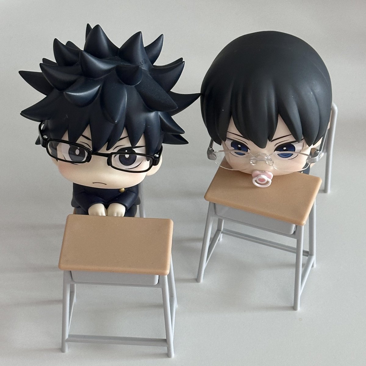 emxkidx's tweet image. พวกแว่นๆนิเปนไรมากป้ะ